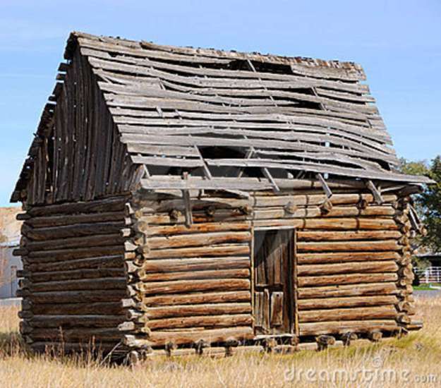 historic-log-cabin-17615969
